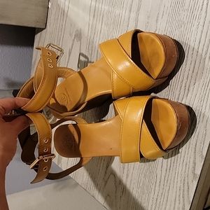Camel color wooden tory burch wedges